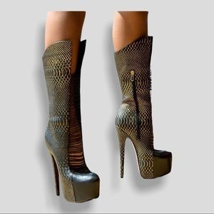 London Trash Platform Boots**NOT IN BOX** I <3 OFFERS